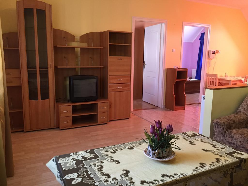 Green Park Apartment Hévíz Δωμάτιο φωτογραφία
